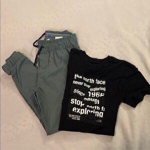The North Face Black T-Shirt and Weatherproof Gray Joggers Set - Boys M (10-12)